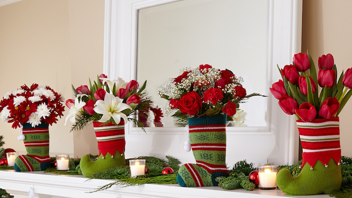 led fensterbilder weihnachten frische deko elemente an dem fenster tulpen rosen kerzen grün rot weiß farben des finters