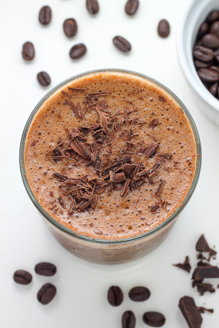 eiweißshake mit kakao und kaffee, selbstgemachtes protein shake