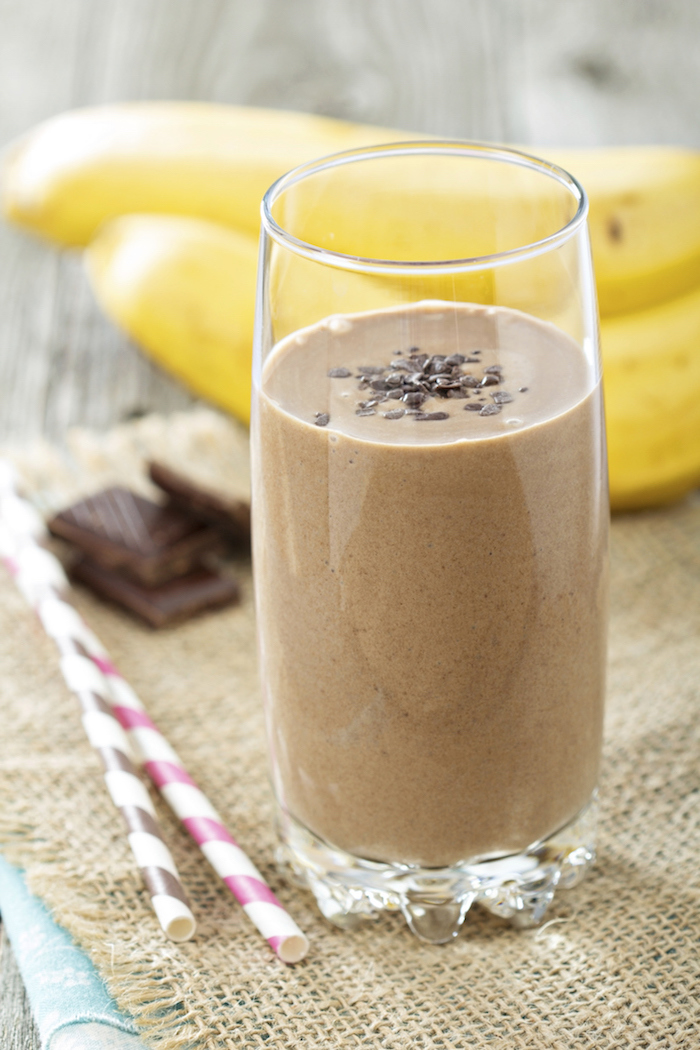 protein shake selber machen, proteingetränk mit kakao und bananen