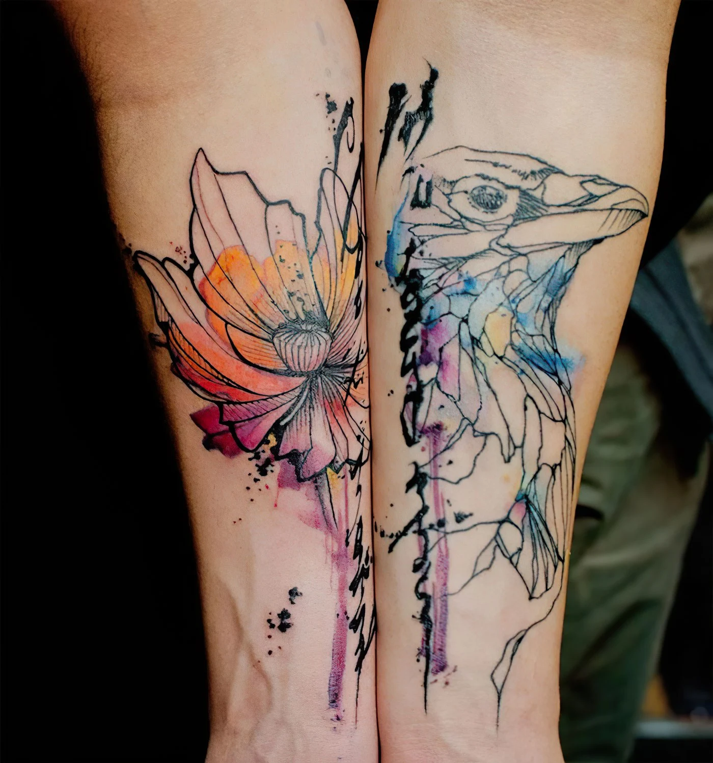 6 unterarm tattoo wasserfarben tattoo an den ärmen vogel rabe blume