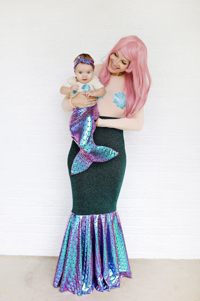 Meerjungfrau Kostüme für Mutter und Baby, glänzender Schwanz und Muscheln, rosafarbene Haare