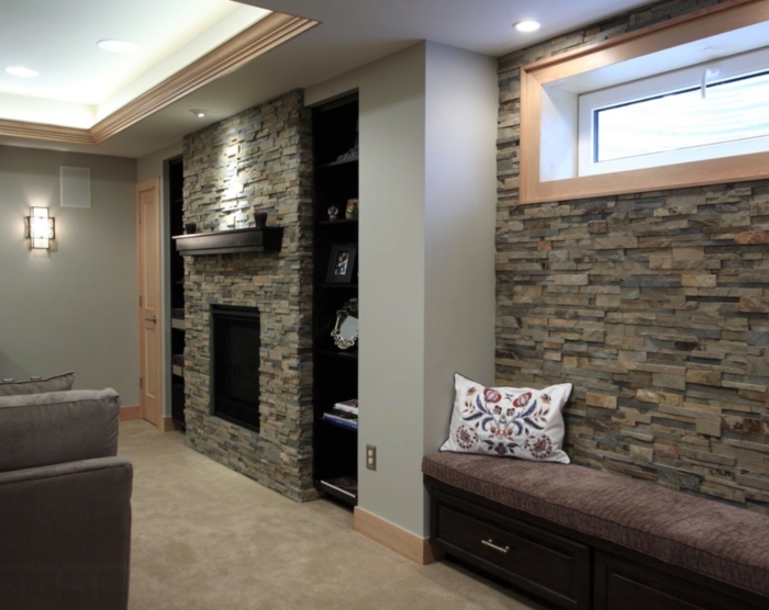 ein gemütliches Wohnzimmer, mit einer heller Sitzecke mit bunten Kissen -Wandverblender