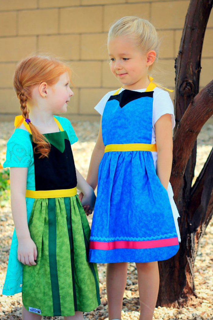 Disney Kostüme Elsa und Anna, süße Kleider in Blau und Grün mit kurzen Ärmeln