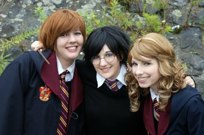coole Theme von dem Film Harry Potter - drei Mädchen als Harry, Ron und Hermione maskiert