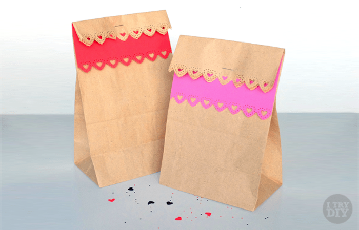 papierverpackungen selber dekorierenvalentinstag geschenke für freund oder freundin paket voll mit keksen oder pralinen
