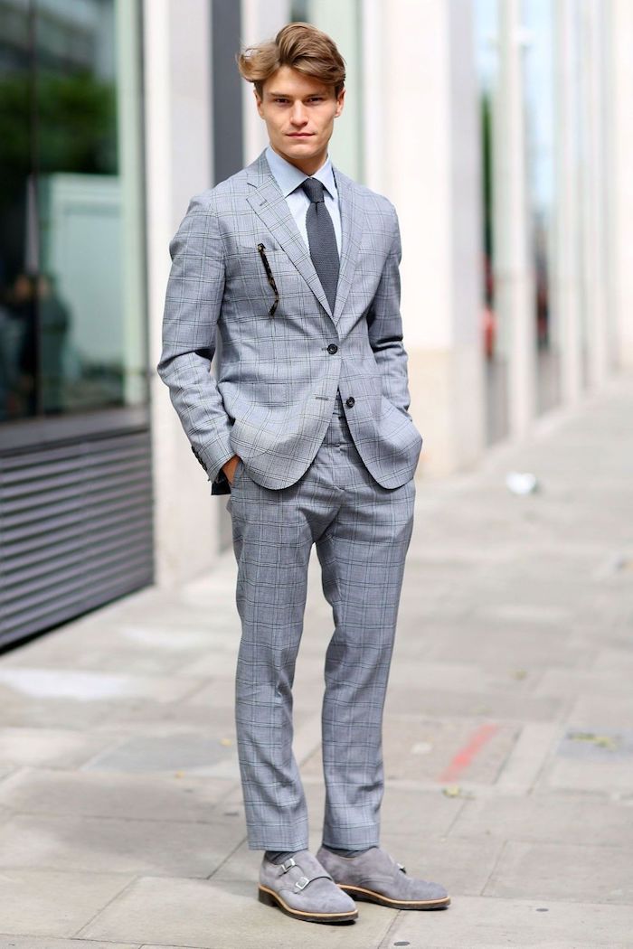 grauer anzug welches hemd passt zu den grauen schuhen aus samt stoff dunkelgraue krawatte 