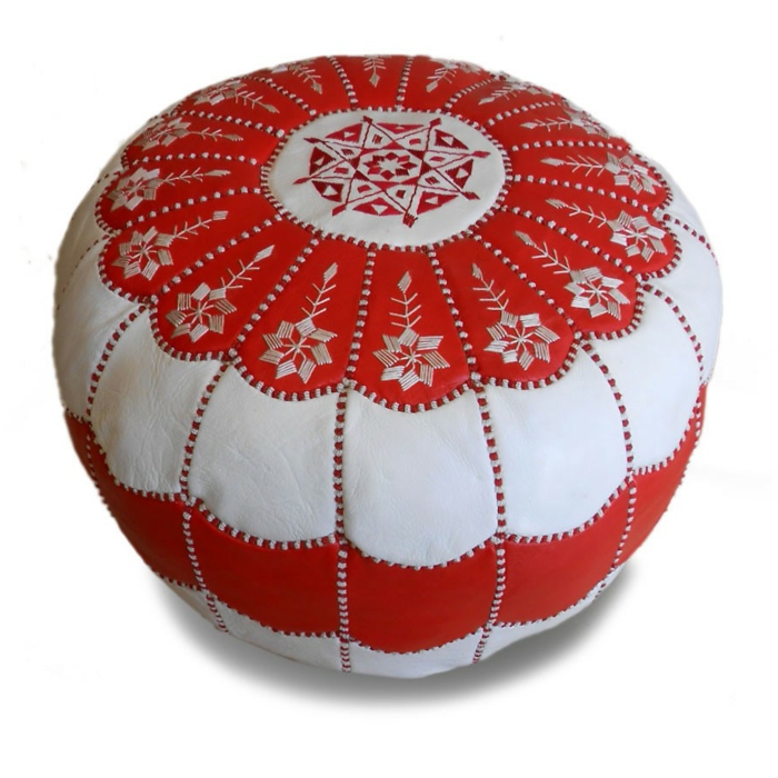 Puff aus weißem und rotem Leder mit dekorativen Nähten in zwei Farben und weißen Blumenmotiven