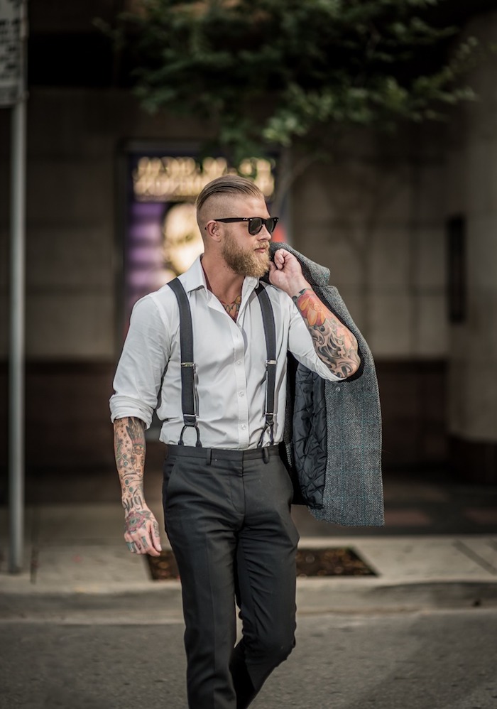 hipster style mit grauer anzug farbe ideen zum männer style hellgraues hemd dunkle hose hosenträger sakko