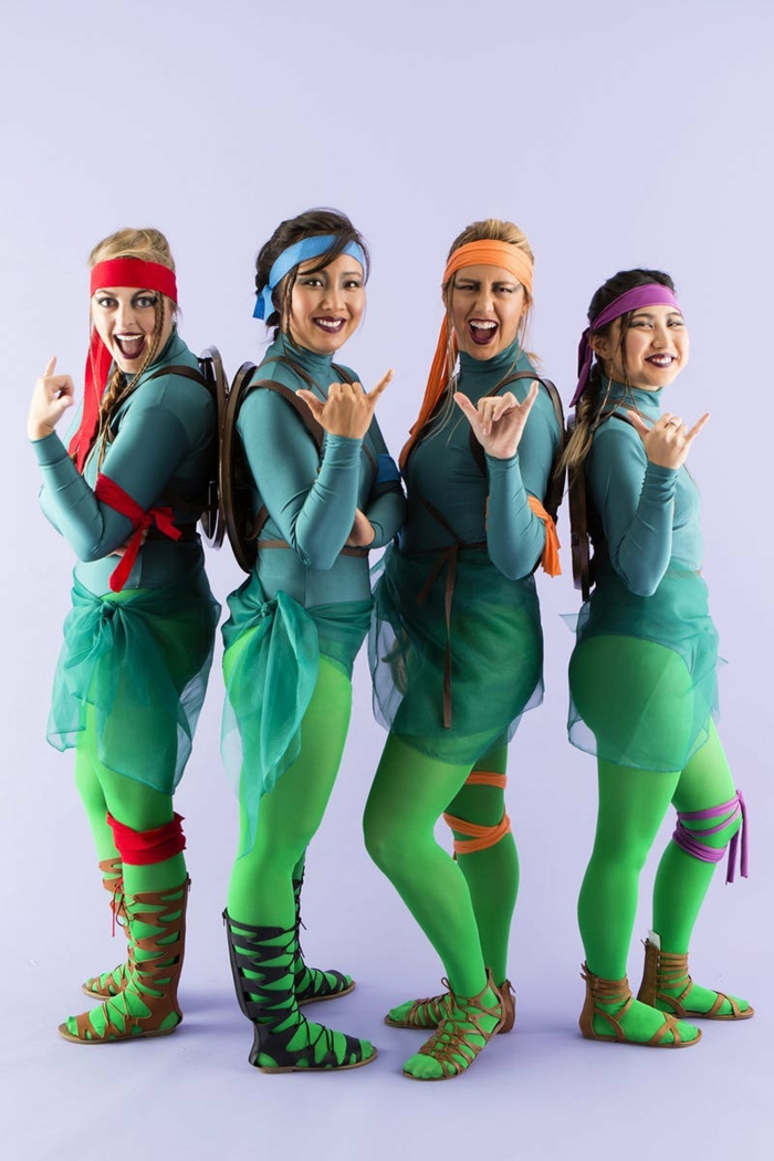 coole Theme - die Teenager Mutant Ninja Turtles, vier Mädchen so verkleidet