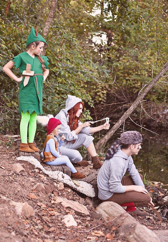 Peter Pan Kostüm für Mädchen, Hemd und Mütze aus grünem Stoff, grüne Strumpfhose und Schwert aus Pappkarton