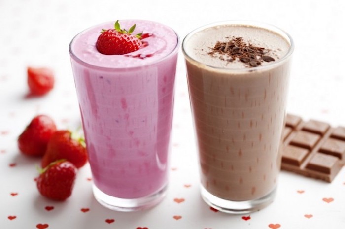protein shake rezept, eiweißshakes mit erdbeeren und kakao