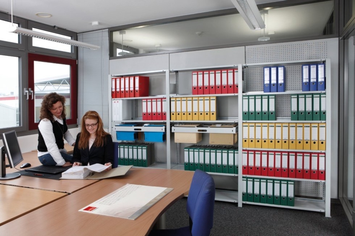 Lagerregale, Büroregale von einem Office der Firma