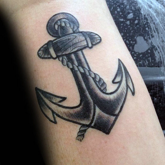 symbol anker, kleine tätowierung mit anker-motiv, arm tattoo