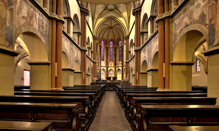 beliebte urlaubsziele deutschlands sehenswürdigkeiten sind unzahlbar kathedral kirche interieur linz am rhein 