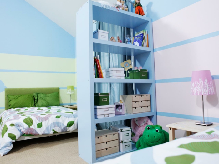 blaue Trennwand für Zimmer, Kinderzimmer für zwei Geschwister trennen