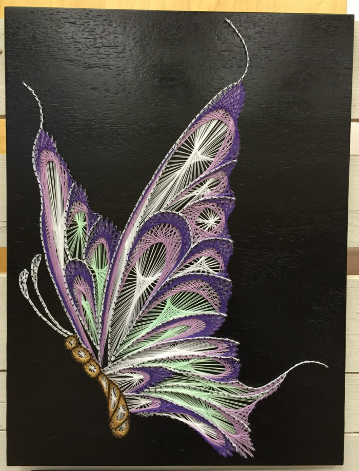 ein buntes Bild von Schmetterling, Fadenkunst für Fortgeschrittenen in fünf Farben