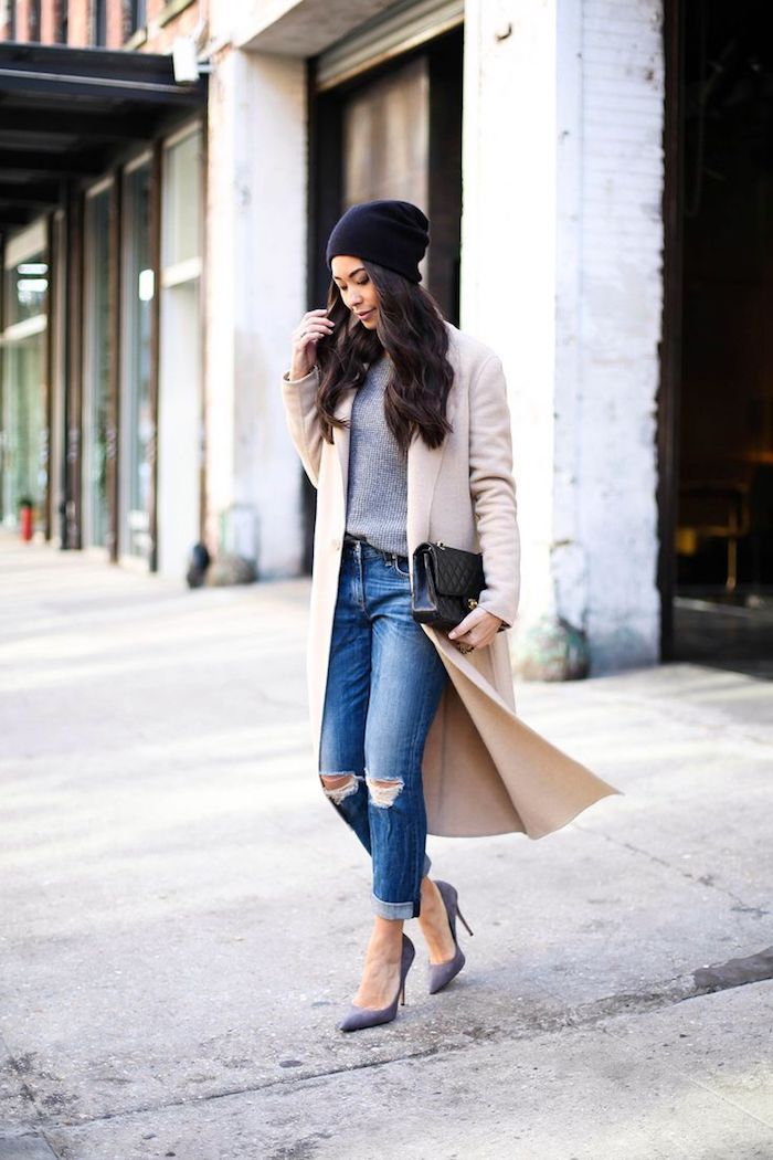 outfit zusammenstellen, sportlich-eleganter winter-outfit, jeans mit grauer bluse, spitzschuhe