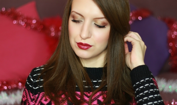 dunkle farbe lippenstift auftragen, einfach oder nicht, braune haare, pullover, rosa pulli
