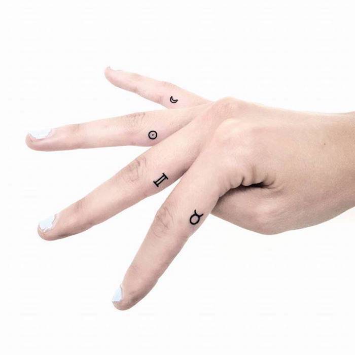 tattoo sternzeichen auf jedem finger eine tätowierung tragen sonne mond taurus stier zwillinge