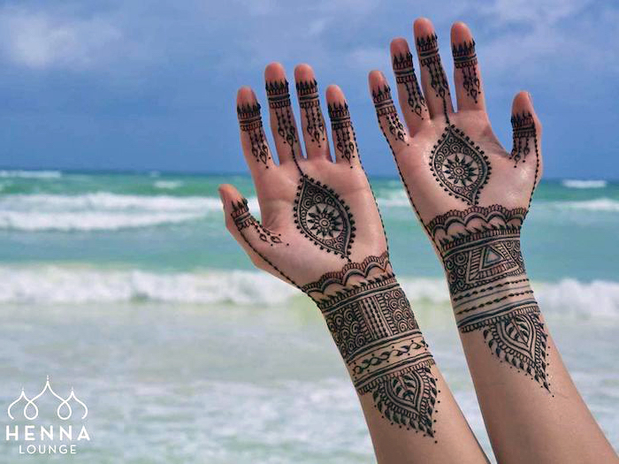 wie lange hält henna, detaillirte temporäre tattoos an den armen, mehndi, traditionelle indische tattoos