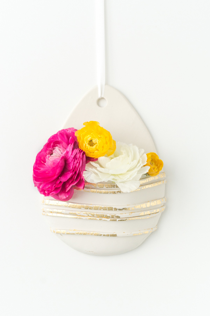 Anhänger aus Fimo, mit echten Blüten, DIY Idee für Frühlingsdekoration
