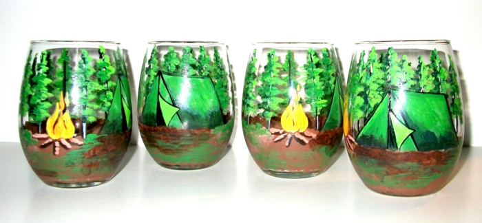 vier grüne Gläser, wie ein Wald, wo Sie Ausflug machen, Glas bemalen