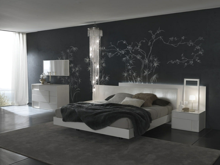 graue Wand mit vielen kleinen weißen Wandtattoos, welche Farbe passt zu Grau