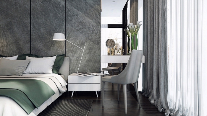 Schlafzimmer grau, weiße Gardine und graue Vorhänge, eine gemütliche Leseecke
