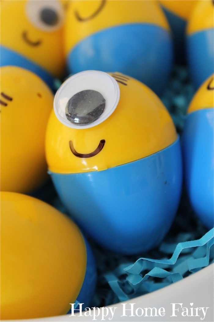 frohe ostern bilder, schüssel mit vielen gelben kleinen minions mit schwarzen augen, witzige osterbilder kostenlos herunterladen, lustige osterbilder für kinder