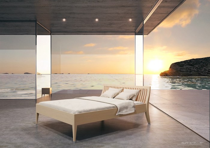 Schlafzimmer mit Meeresaussicht, Holzbett mit weißer Bettwäsche, schöner Sonnenuntergang