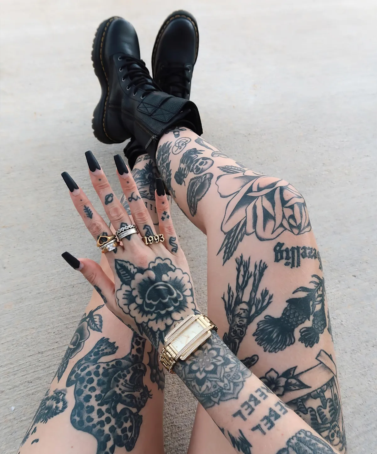 leg sleeve tattoo arm sleeve frau kleine finger tattoos