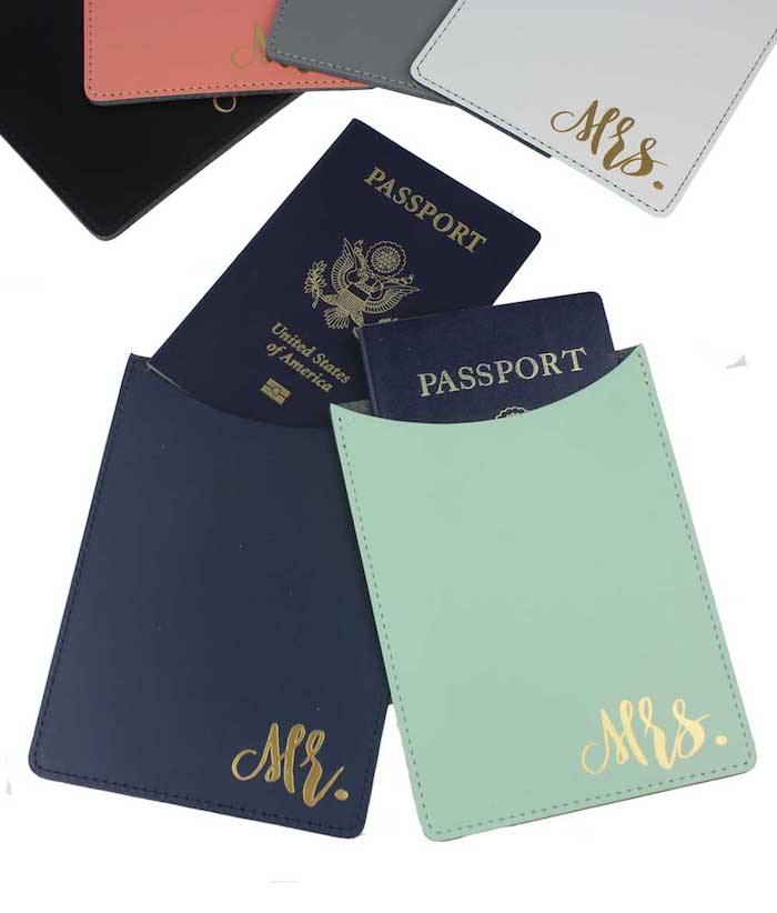 Passport-Halter mit goldenen Aufschriften Mr. und Mrs., Idee für Hochzeitsgeschenk