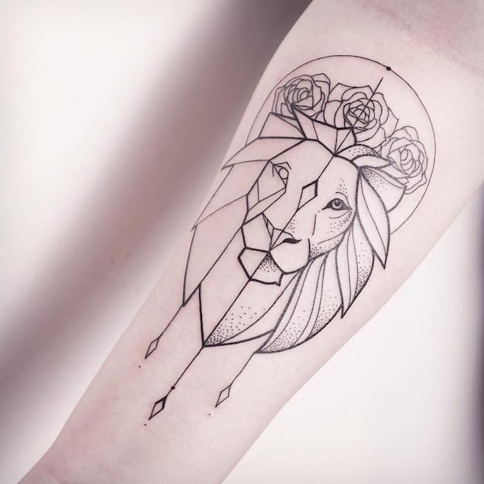 sternzeichen löwe tattoo, löwenkopf mit rosen und geometrischen elementen, arm