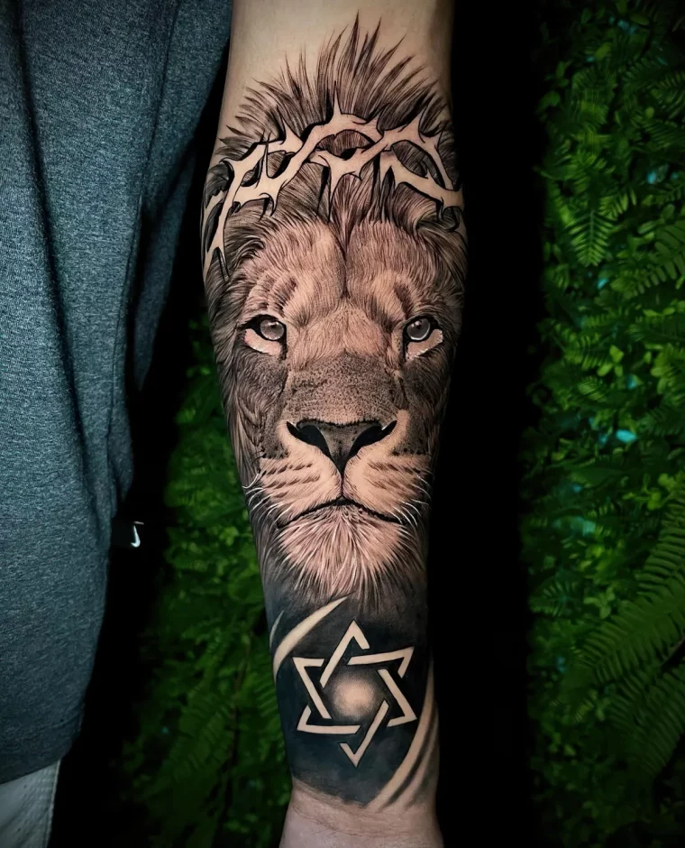 unterarm realistisches tattoo löwe design