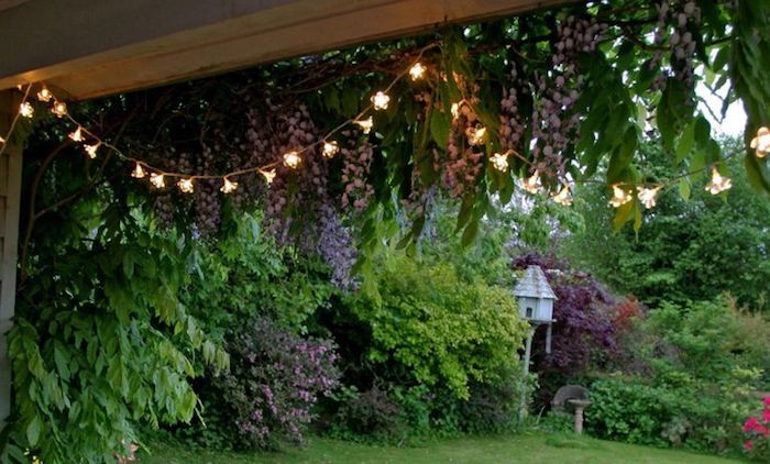 kleingarten gestalten, gartendeko, lichterkette, gartenbeleuchtung, veranda
