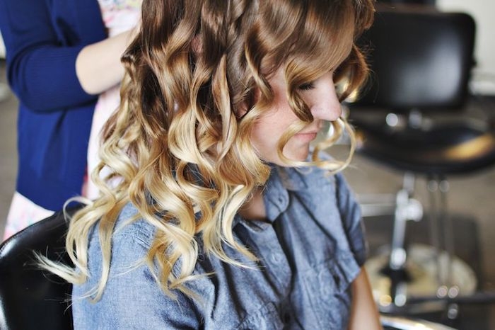 Frisuren mit Locken: Über 90 moderne Styling-Ideen mit Anleitung