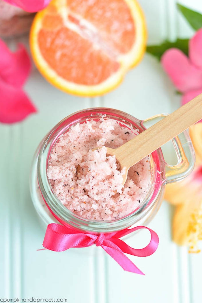 Peeling mit Zitrusfrüchten selbst herstellen und in Einmachglas aufbewahren, rosa Schleife