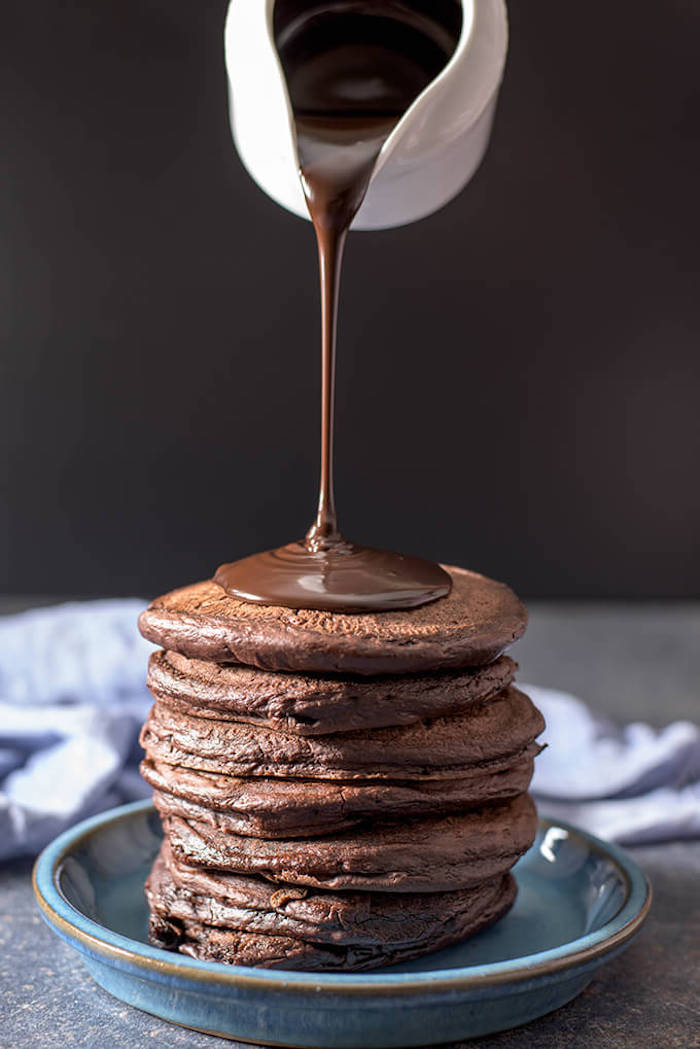 Pfannkuchentorte mit Schokolade, leichtes und schnelles Rezept für leckere Torte