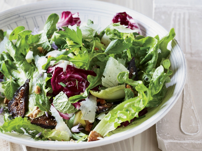 ein Salat in zwei Farben, Grün und Rot, Sommersalate Rezepte