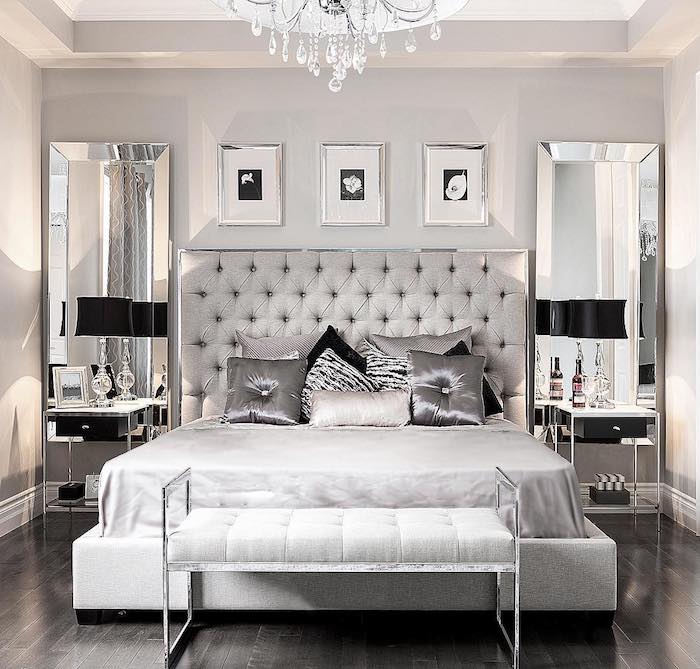 schöne schlafzimmer in kalten farben, weiß und silbern kombinieren, graues zimmer, ideen wandbilder