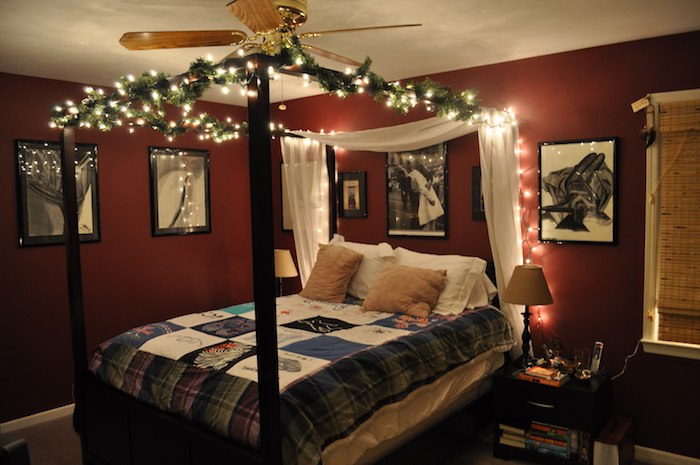 schöne schlafzimmer patchwork decke, decke selber machen und als dekoration nutzen, lichtkette