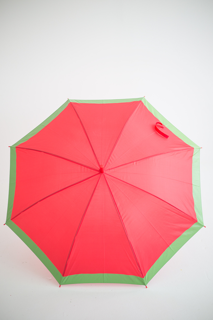 Wassermelone Regenschirm selbst gestalten, zweiter Schritt, Ideen für DIY Enthusiasten