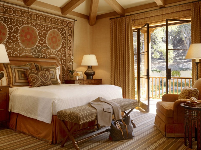 spiegel im schlafzimmer, lampen, designerideen, wanddeko teppich orientalisch stil ideen