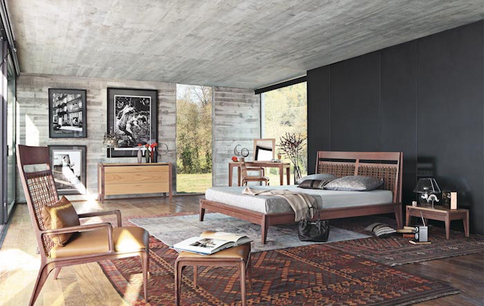 graues wohnzimmer mit authentischem stil gestalten, traumteppich, persischer oder türkischer teppich im zimmer, wanddeko idee grau, doppelbett