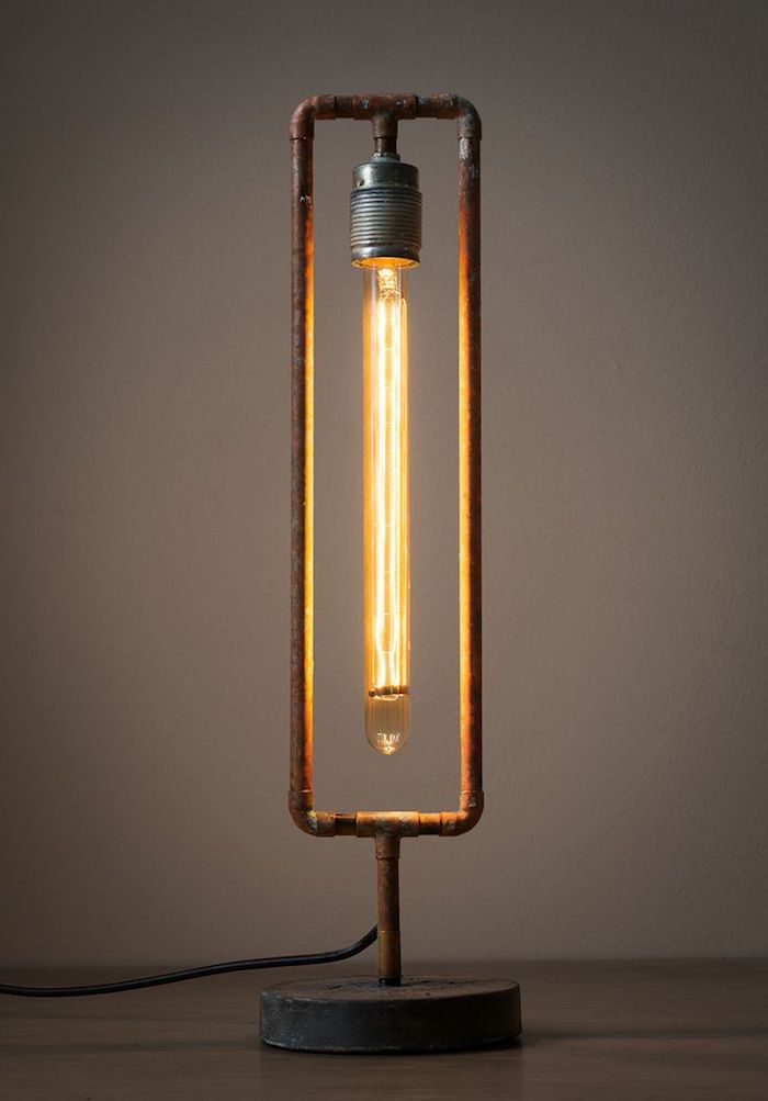 außengewönliche lampen selber bauen, lange glühbirne, stehlampe aus röhren