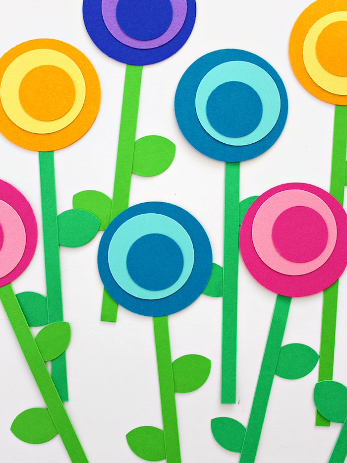 Blumen aus Papier basteln, DIY Idee für Kleinkinder und ihre Eltern, Kreise und Streifen ausschneiden