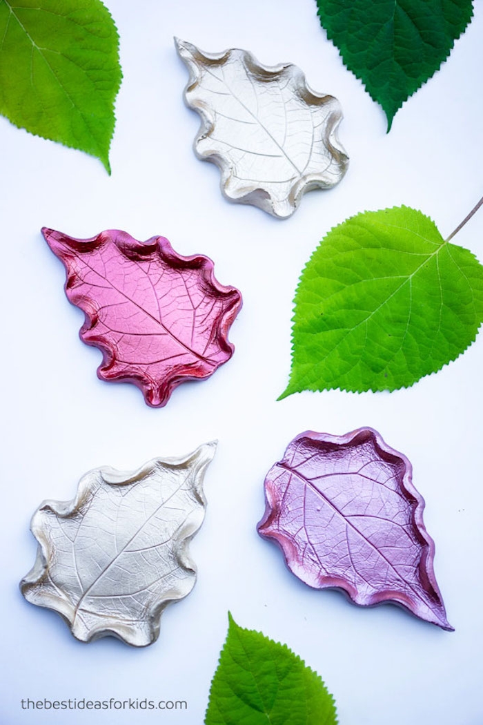 Basteln mit Blättern, Blätter aus Fimo selber machen und bemalen, DIY Idee für Kinder