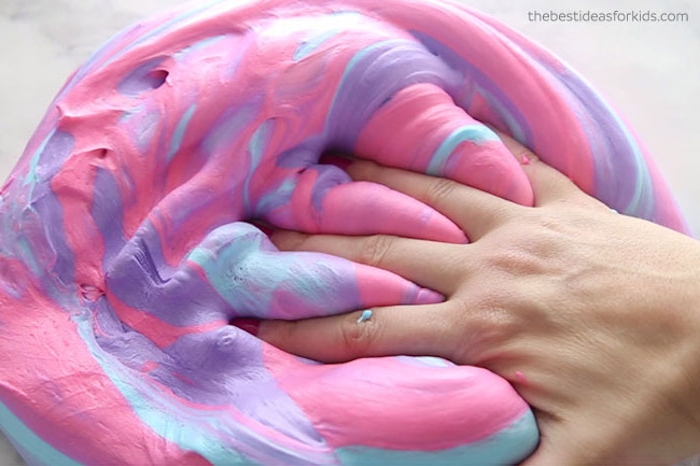 Fluffy Slime selbstgemacht, in drei Farben, rosa lila und blau, Schleim ohne Kleber