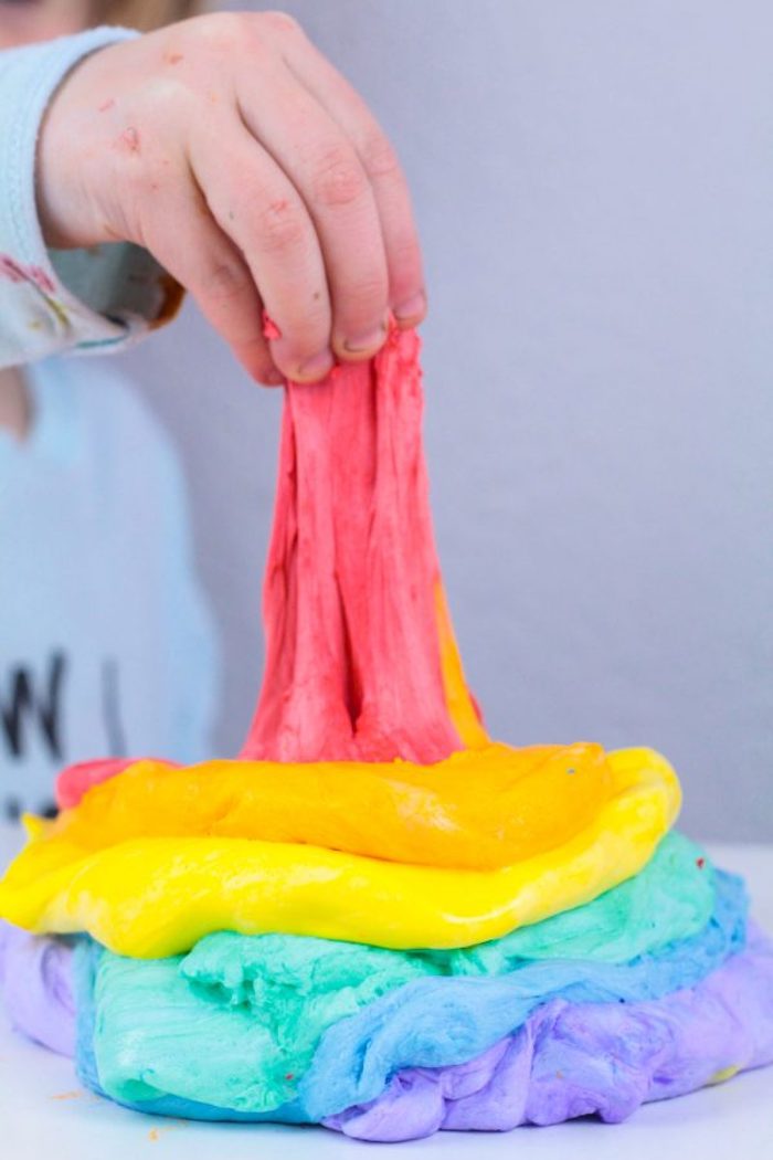 Fluffy Slime in Regenbogenfarben, Schleim ohne Kleber selbst herstellen