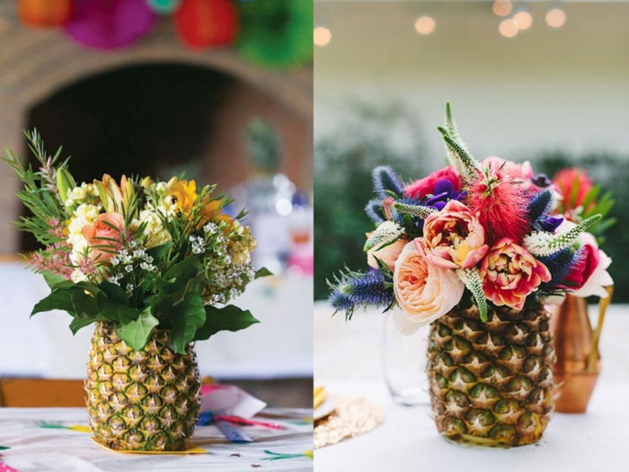 tischdeko ideen mit ananas, kreative und schöne effekte, bunte blumen in eine vase aus ananas arrangieren